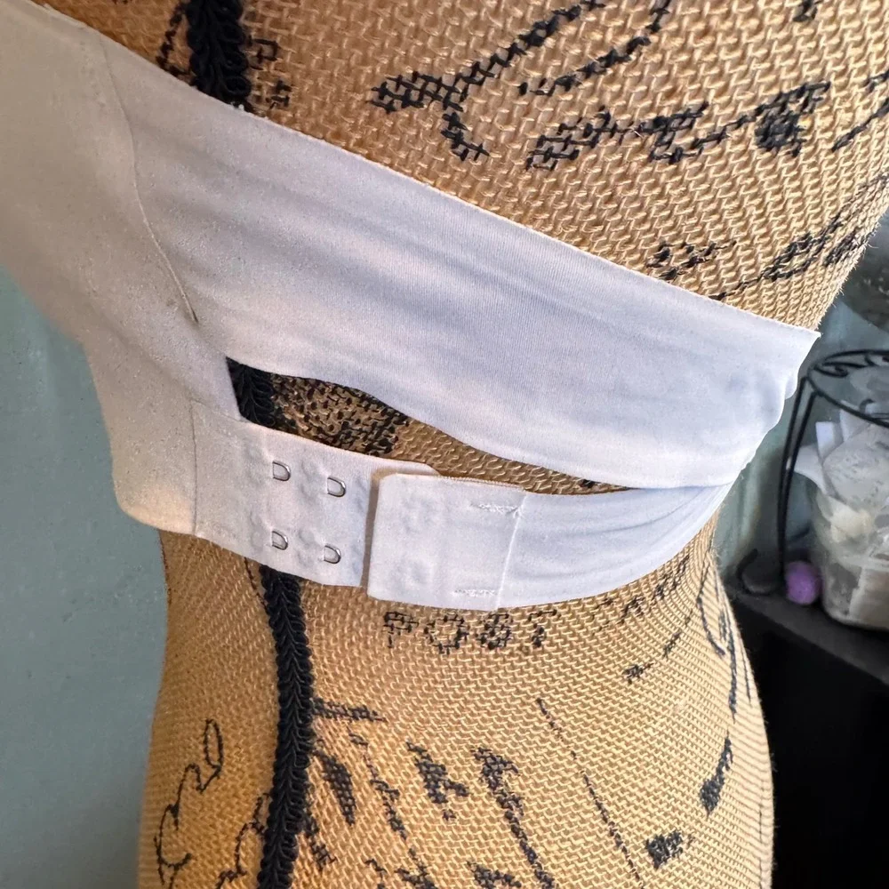 White Strapless Padded Bandeau Bra Crisscross Back Size M